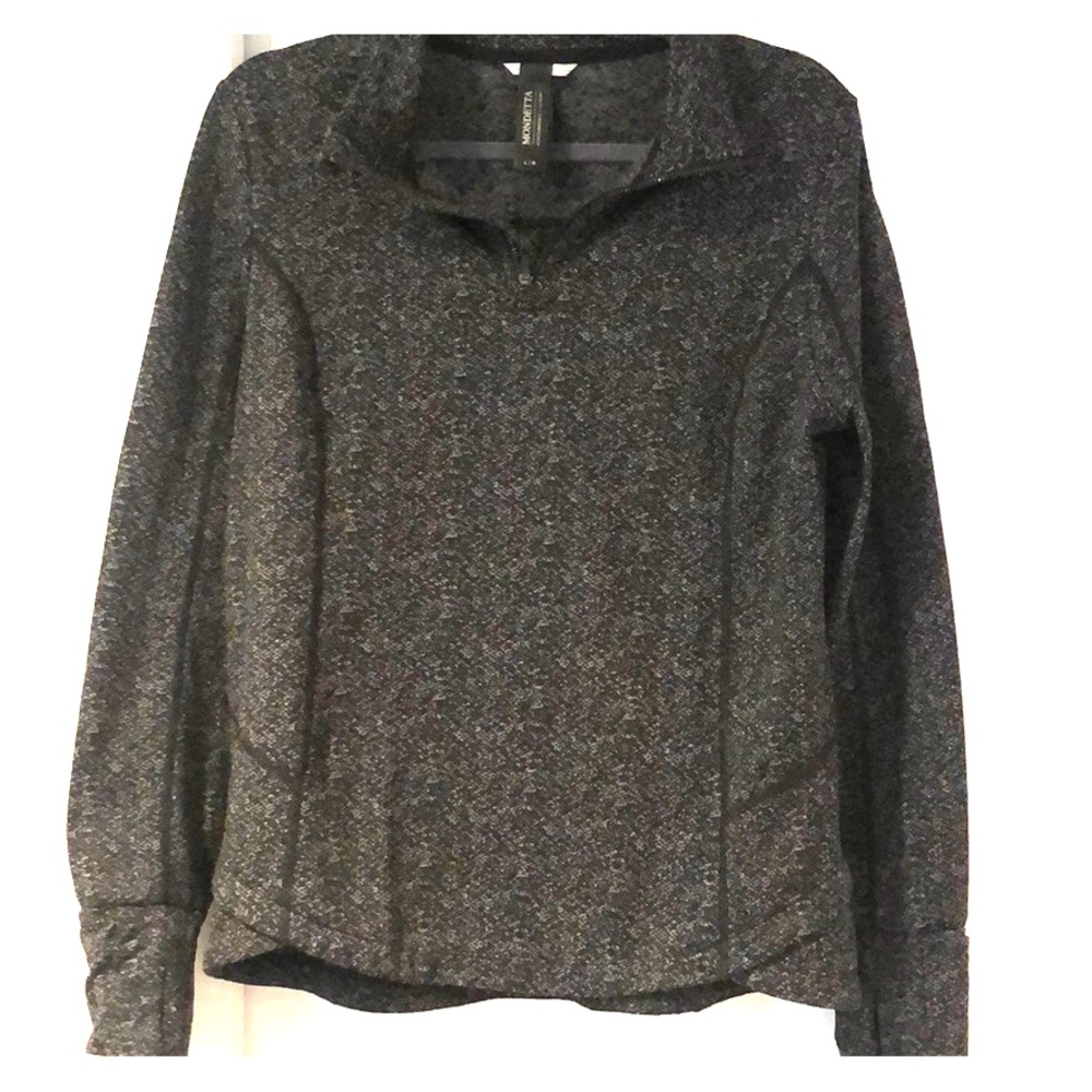 Women’s active wear long sleeve top